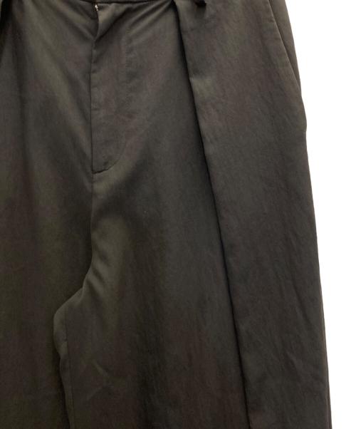 BEAUTY&YOUTH UNITED ARROWS（ビューティーアンドユースユナイテッドアローズ）BEAUTY&YOUTH UNITED ARROWS (ビューティーアンドユースユナイテッドアローズ) Cellulose Nylon In-Tuck Pants グレー サイズ:Sの古着・服飾アイテム
