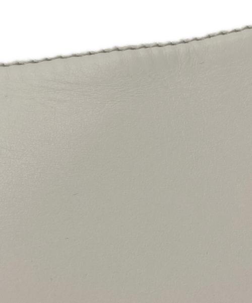 AURALEE（オーラリー）AURALEE (オーラリー) Aeta (アエタ) Leather Small Travel Case ホワイトの古着・服飾アイテム