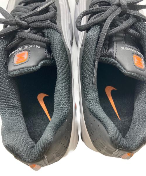 NIKE（ナイキ）NIKE (ナイキ) Black/Bright Mandarin グレー サイズ:SIZE 24.5cmの古着・服飾アイテム