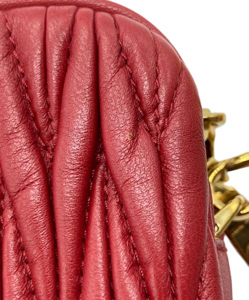 MIU MIU（ミュウミュウ）MIU MIU (ミュウミュウ) マテラッセレザーショルダーポーチ レッドの古着・服飾アイテム