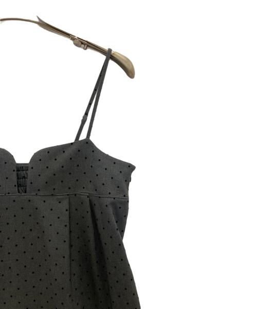 apart by（アパートバイ）apart by (アパートバイ) フロッキードットキャミソールワンピース グレー サイズ:SIZE　Freeの古着・服飾アイテム