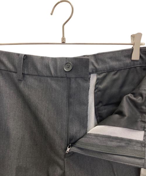 PLST（プラステ）PLST (プラステ) ハイパフォーマンスデニムトラウザーズ グレー サイズ:SIZE L 未使用品の古着・服飾アイテム