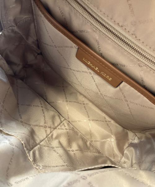 MICHAEL KORS（マイケルコース）MICHAEL KORS (マイケルコース) リュック ホワイト×ブラウンの古着・服飾アイテム