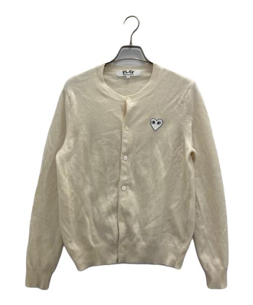 PLAY COMME des GARCONS（プレイコムデギャルソン）PLAY COMME des GARCONS (プレイコムデギャルソン) ハートロゴクルーネックカーディガン ホワイト サイズ:Lの古着・服飾アイテム