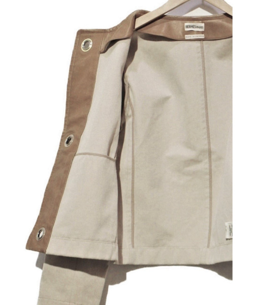 HERMES（エルメス）HERMES (エルメス) シェーヌダンクルレザートリムノーカラージャケット ベージュ サイズ:38 マルジェラ期　羊革使用　フランス製の古着・服飾アイテム