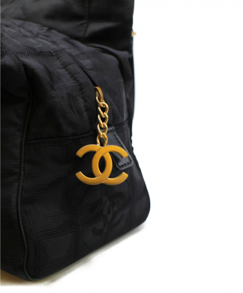 CHANEL（シャネル）CHANEL (シャネル) ココチャーム付きハンドバッグ ブラック ニュートラベルライン 10551904の古着・服飾アイテム