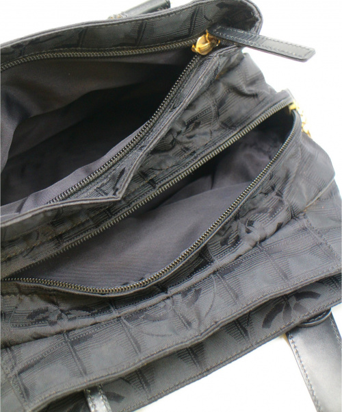 CHANEL（シャネル）CHANEL (シャネル) ココチャーム付きハンドバッグ ブラック ニュートラベルライン 10551904の古着・服飾アイテム