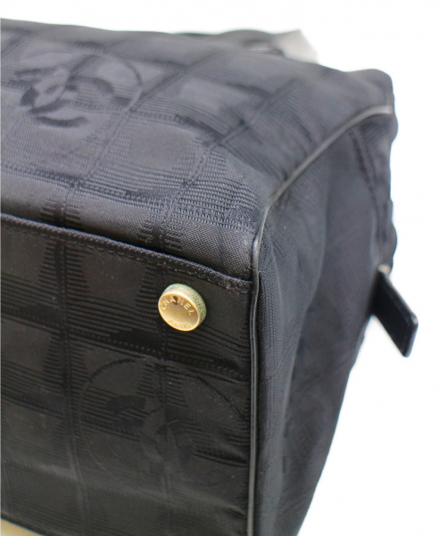 CHANEL（シャネル）CHANEL (シャネル) ココチャーム付きハンドバッグ ブラック ニュートラベルライン 10551904の古着・服飾アイテム