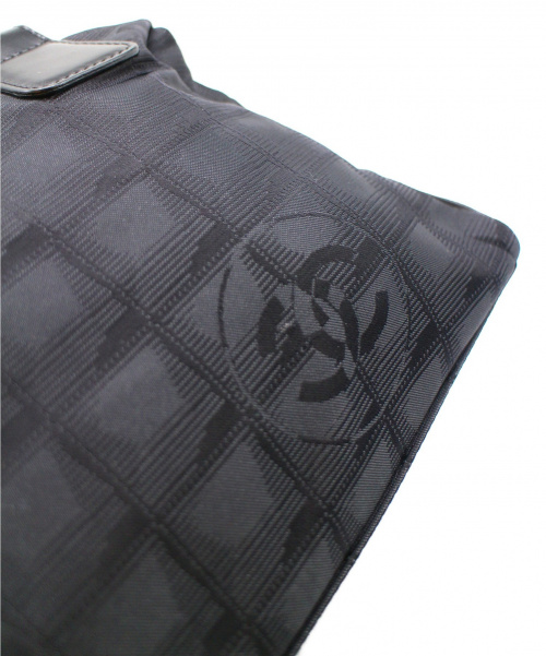 CHANEL（シャネル）CHANEL (シャネル) ココチャーム付きハンドバッグ ブラック ニュートラベルライン 10551904の古着・服飾アイテム