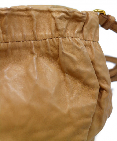 PRADA（プラダ）PRADA (プラダ) 巾着型レザーポシェット アイボリー 7の古着・服飾アイテム