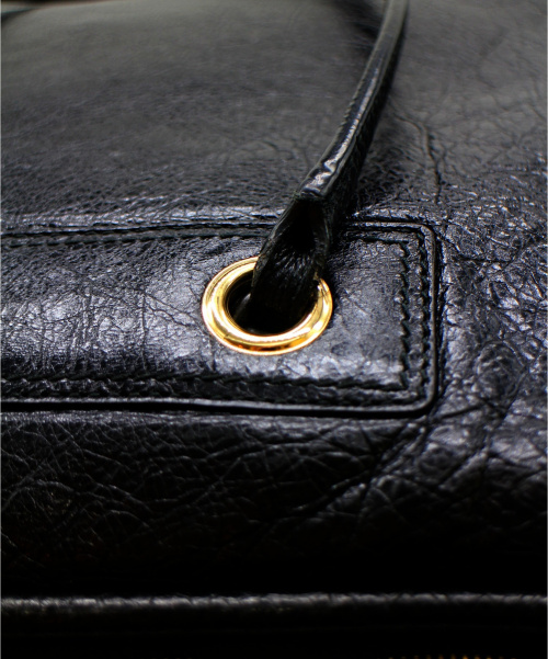BALENCIAGA（バレンシアガ）BALENCIAGA (バレンシアガ) ショルダーバッグ ブラック 466542 D94IG　ブランケットスクエアMの古着・服飾アイテム