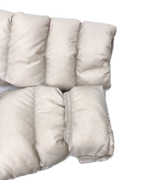 MONCLER（モンクレール）MONCLER (モンクレール) ダウンジャケット ホワイトの古着・服飾アイテム