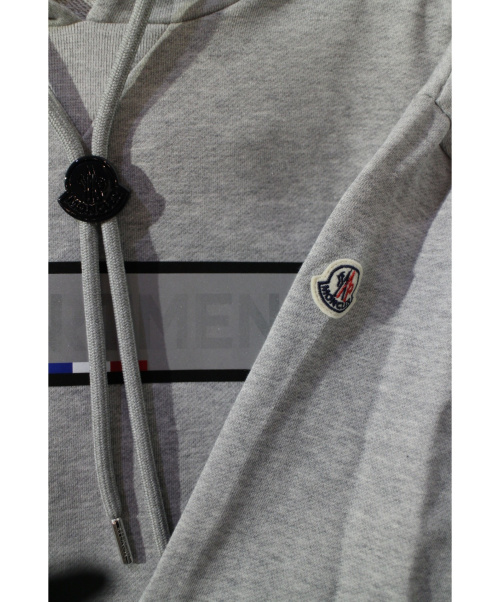 MONCLER（モンクレール）MONCLER (モンクレール) リフレクティブロゴパーカー グレー サイズ:S  MAGLIA F10918G71420の古着・服飾アイテム