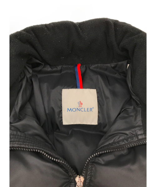 MONCLER（モンクレール）MONCLER (モンクレール) ロゴワッペン付きダウンジャケット ブラック サイズ:1 BAZILLEの古着・服飾アイテム