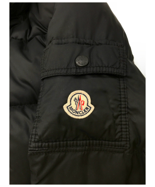 MONCLER（モンクレール）MONCLER (モンクレール) ロゴワッペン付きダウンジャケット ブラック サイズ:1 BAZILLEの古着・服飾アイテム