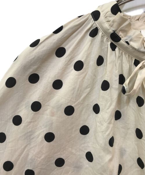 BALLSEY（ボールジィ）BALLSEY (ボールジィ) ドットプリント ネックギャザーブラウス ベージュ サイズ:36の古着・服飾アイテム