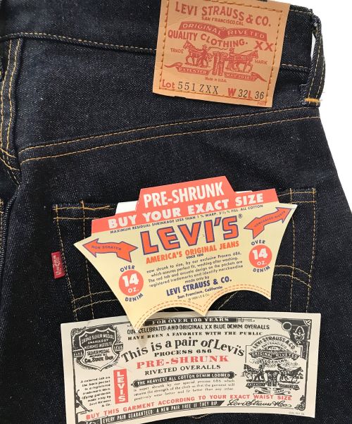 LEVI'S（リーバイス）LEVI'S (リーバイス) 551zxxデニムパンツ インディゴ サイズ:32×36 未使用品の古着・服飾アイテム