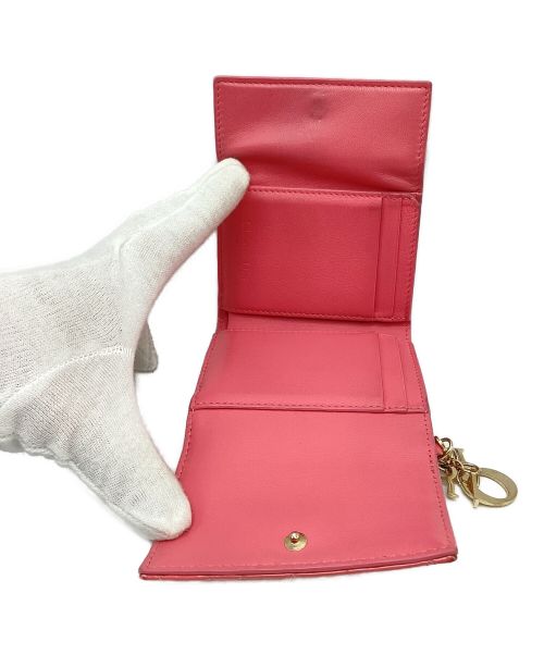 Christian Dior（クリスチャン ディオール）Christian Dior (クリスチャン ディオール) カナージュコンパクトウォレット ピンクの古着・服飾アイテム