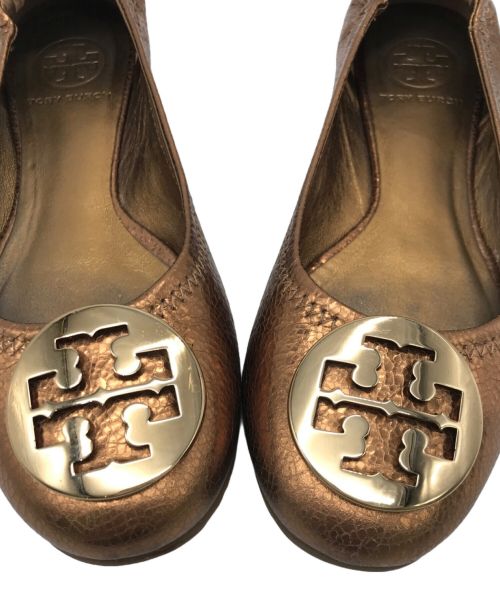 TORY BURCH（トリーバーチ）TORY BURCH (トリーバーチ) フラットシューズ ゴールド サイズ:6の古着・服飾アイテム