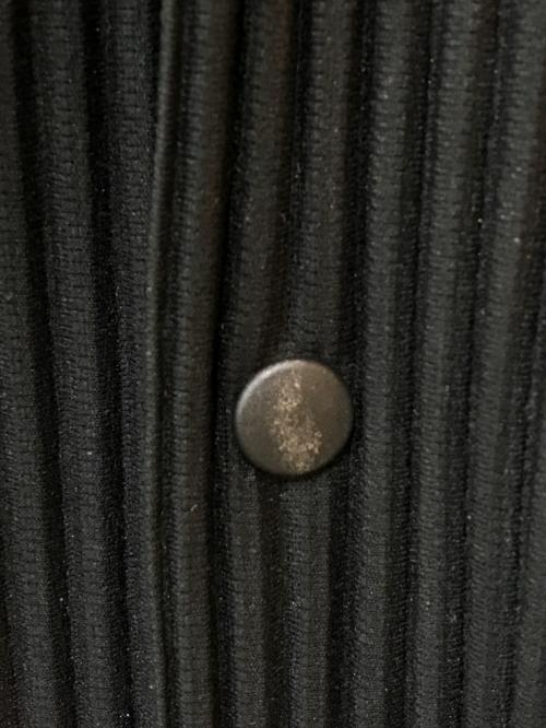 HOMME PLISSE ISSEY MIYAKE（オム プリッセ イッセイ ミヤケ）HOMME PLISSE ISSEY MIYAKE (オムプリッセ イッセイ ミヤケ) プリーツカーディガン ブラック サイズ:2の古着・服飾アイテム