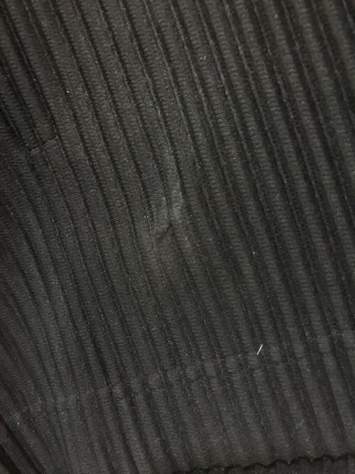 HOMME PLISSE ISSEY MIYAKE（オム プリッセ イッセイ ミヤケ）HOMME PLISSE ISSEY MIYAKE (オムプリッセ イッセイ ミヤケ) プリーツカーディガン ブラック サイズ:2の古着・服飾アイテム