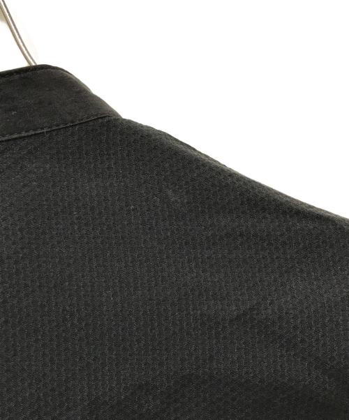 UNITED ARROWS TOKYO（ユナイテッドアローズトウキョウ）UNITED ARROWS TOKYO (ユナイテッドアローズトウキョウ) EMBOS ピンタック ショートスリーブブラウス ブラック サイズ:FREEの古着・服飾アイテム