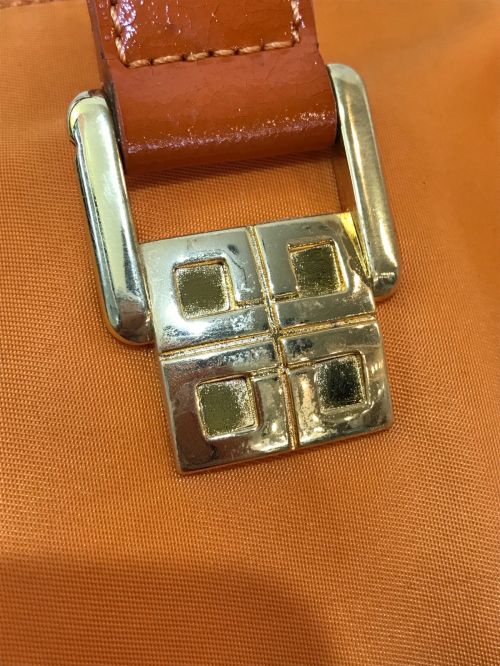 GIVENCHY（ジバンシィ）GIVENCHY (ジバンシィ) ナイロンハンドバッグ オレンジの古着・服飾アイテム