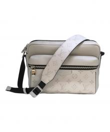 LOUIS VUITTON（ルイ ヴィトン）の古着「タイガ ラマ バムバッグ アウトドア M30243」｜ホワイト