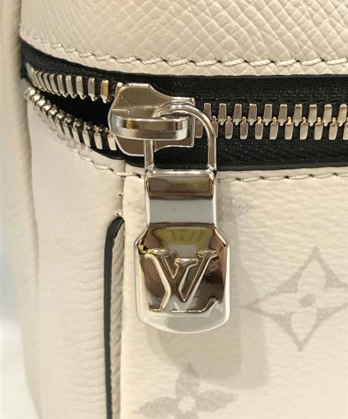 LOUIS VUITTON（ルイ ヴィトン）LOUIS VUITTON (ルイ ヴィトン) タイガ ラマ バムバッグ アウトドア M30243 ホワイトの古着・服飾アイテム