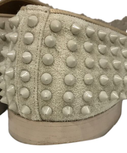 Christian Louboutin（クリスチャン・ルブタン）Christian Louboutin (クリスチャン・ルブタン) スタッズスリッポン グレー サイズ:43の古着・服飾アイテム