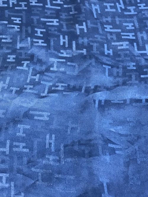 HERMES（エルメス）HERMES (エルメス) グランドH シルクポケットチーフ ブルーの古着・服飾アイテム
