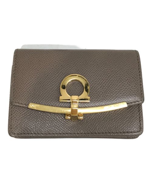 Salvatore Ferragamo（サルヴァトーレ フェラガモ）Salvatore Ferragamo (サルヴァトーレ フェラガモ) ガンチーニカードケース ベージュの古着・服飾アイテム