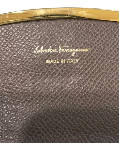 Salvatore Ferragamo（サルヴァトーレ フェラガモ）Salvatore Ferragamo (サルヴァトーレ フェラガモ) ガンチーニカードケース ベージュの古着・服飾アイテム