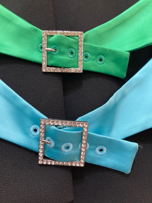 EMPORIO ARMANI（エンポリオアルマーニ）EMPORIO ARMANI (エンポリオアルマーニ) ダブルカラーベルトデザインベスト ブラック サイズ:38の古着・服飾アイテム