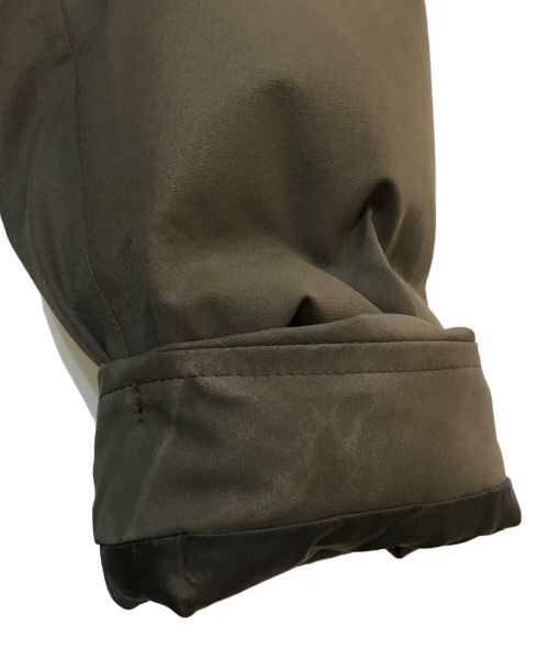 DESCENTE ALLTERRAIN（デザイント オルテライン）DESCENTE ALLTERRAIN (デザイント オルテライン) MOUNTAINEER ダウンジャケット　DAWUGK40U オリーブ サイズ:Lの古着・服飾アイテム