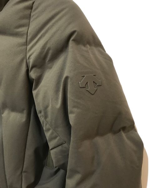 DESCENTE ALLTERRAIN（デザイント オルテライン）DESCENTE ALLTERRAIN (デザイント オルテライン) MOUNTAINEER ダウンジャケット　DAWUGK40U オリーブ サイズ:Lの古着・服飾アイテム