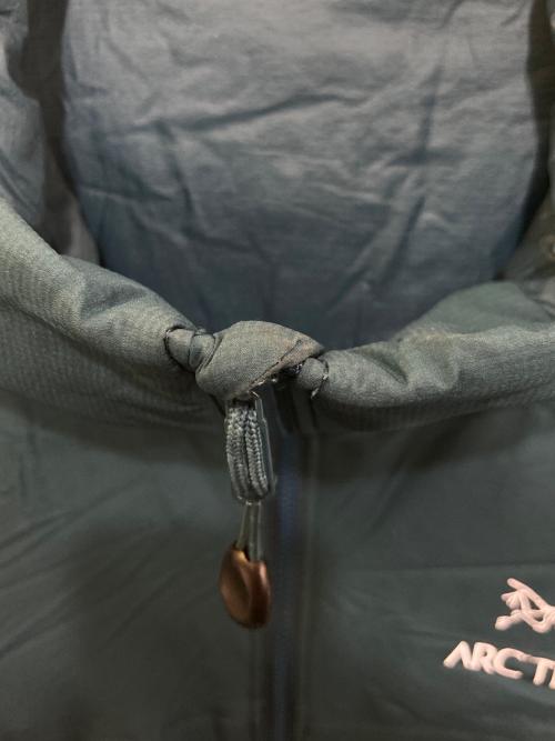 ARC'TERYX（アークテリクス）ARC'TERYX (アークテリクス) ATOM LT HOODY ブルー サイズ:Ｌの古着・服飾アイテム