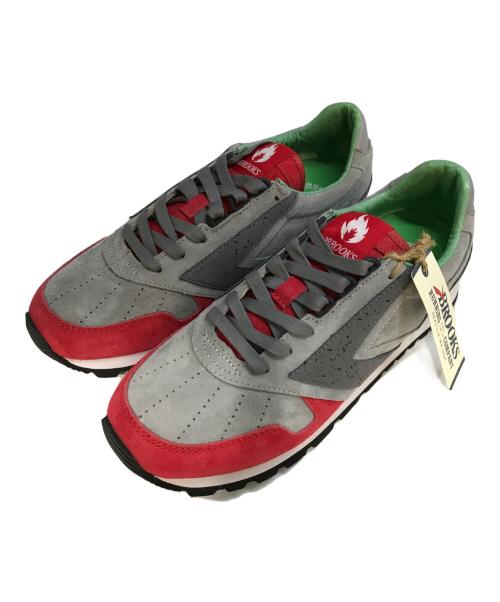 BROOKS（ブルックス）BROOKS (ブルックス) スニーカー　1101781D063 レッド×グレー サイズ:27 未使用品の古着・服飾アイテム