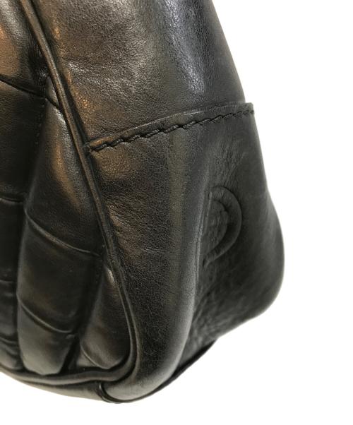 GIORGIO ARMANI（ジョルジョアルマーニ）GIORGIO ARMANI (ジョルジョアルマーニ) レザーキルトショルダーバッグ ブラックの古着・服飾アイテム