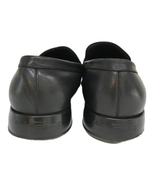 Salvatore Ferragamo（サルヴァトーレ フェラガモ）Salvatore Ferragamo (サルヴァトーレ フェラガモ) ピットレザーローファー ブラック サイズ:9の古着・服飾アイテム
