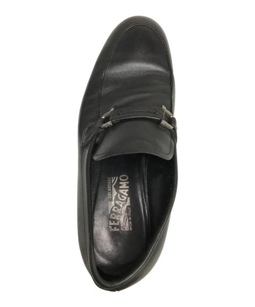 Salvatore Ferragamo（サルヴァトーレ フェラガモ）Salvatore Ferragamo (サルヴァトーレ フェラガモ) ピットレザーローファー ブラック サイズ:9の古着・服飾アイテム
