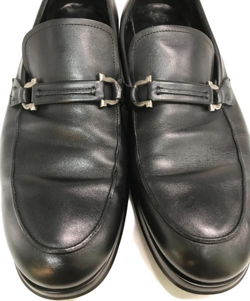 Salvatore Ferragamo（サルヴァトーレ フェラガモ）Salvatore Ferragamo (サルヴァトーレ フェラガモ) ピットレザーローファー ブラック サイズ:9の古着・服飾アイテム