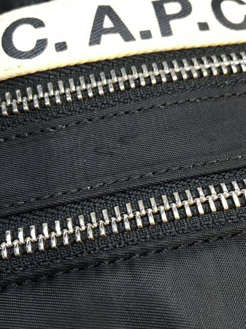 A.P.C.（アーペーセー）A.P.C. (アーペーセー) ミニショルダーバッグ ブラックの古着・服飾アイテム