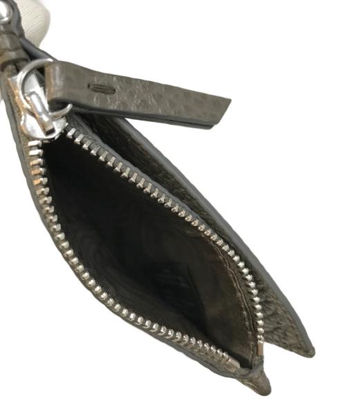 Maison Margiela（メゾンマルジェラ）Maison Margiela (メゾンマルジェラ) グレインレザー マネークリップ付き 二つ折り 財布　SA1UI0022 P4455 グレーの古着・服飾アイテム