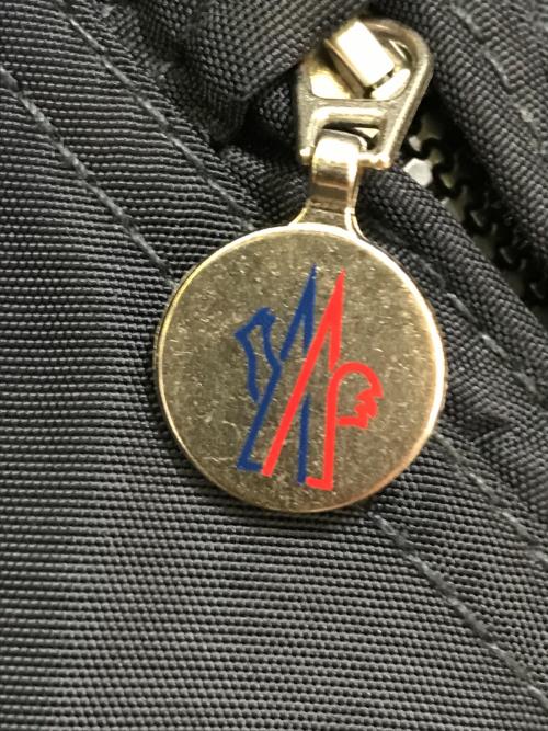 MONCLER（モンクレール）MONCLER (モンクレール) ナイロンジャケット　45069-50-54010 ネイビーの古着・服飾アイテム