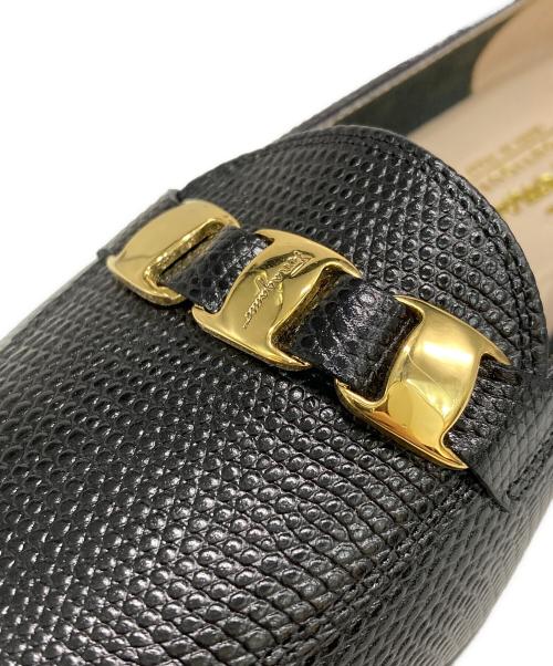 Salvatore Ferragamo（サルヴァトーレ フェラガモ）Salvatore Ferragamo (サルヴァトーレ フェラガモ) ヴァラリボンパンプス ブラック サイズ:6 1/2の古着・服飾アイテム