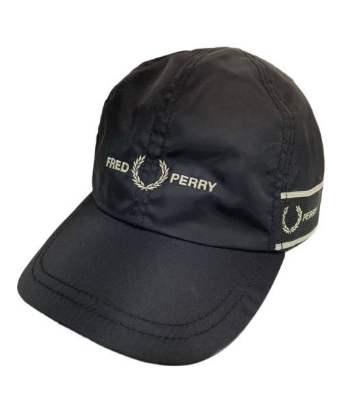 FRED PERRY（フレッドペリー）FRED PERRY (フレッドペリー) GRAPHIC TAPE CAP　HW4634 ブラック サイズ:ONE SIZE 未使用品の古着・服飾アイテム