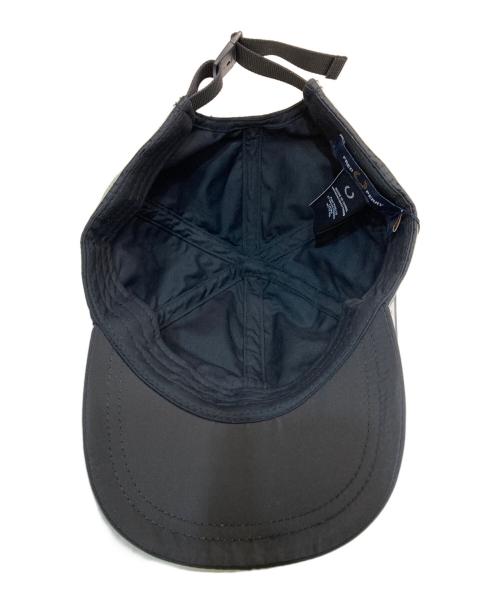 FRED PERRY（フレッドペリー）FRED PERRY (フレッドペリー) GRAPHIC TAPE CAP　HW4634 ブラック サイズ:ONE SIZE 未使用品の古着・服飾アイテム