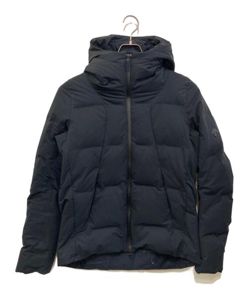 DESCENTE ALLTERRAIN（デザイント オルテライン）Descente ALLTERRAIN (デザイント オルテライン) SHUTTLE フーデッドダウンジャケット ネイビー サイズ:Mの古着・服飾アイテム