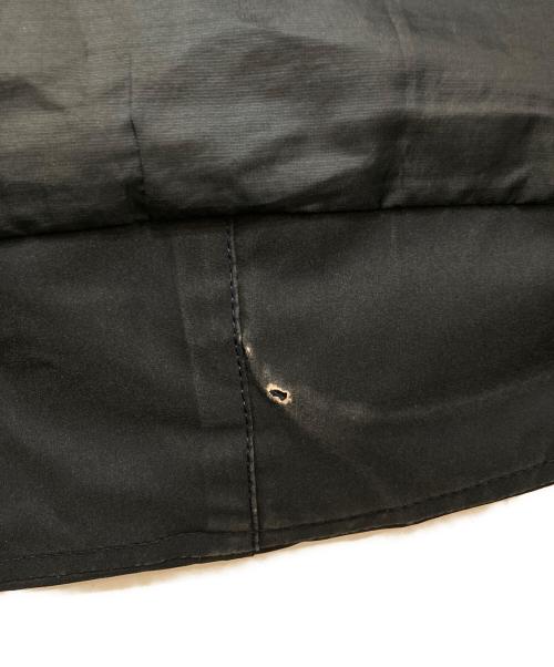 DESCENTE ALLTERRAIN（デザイント オルテライン）Descente ALLTERRAIN (デザイント オルテライン) SHUTTLE フーデッドダウンジャケット ネイビー サイズ:Mの古着・服飾アイテム